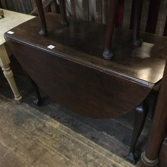 Mahogany Georgian drop flap dining table(-)